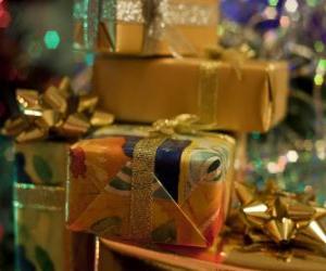 пазл Рождественские подарки с декоративными связей